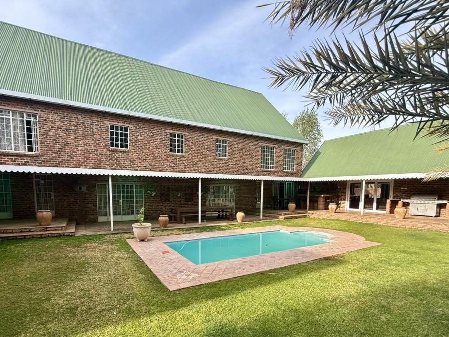 6 Bedroom Property for Sale in Bainsvlei Free State